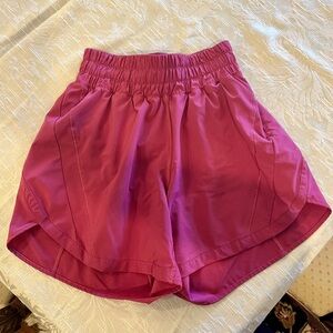 Women’s Lululemon Track That Size 4 Shorts